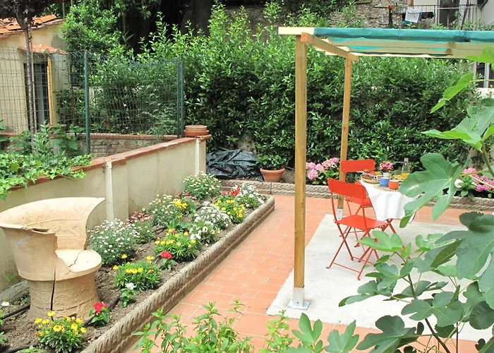Le Petit Jardin Center Apartment *