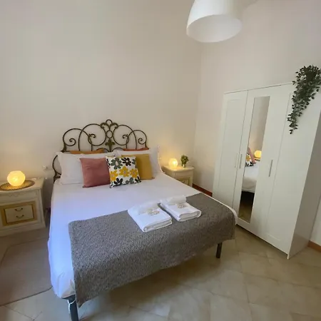 Le Petit Jardin Center דירה